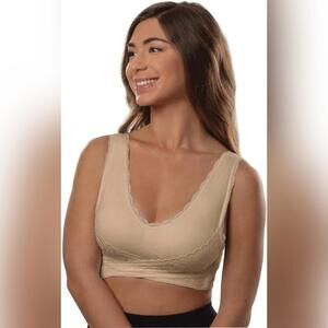 NWOT CaraMia Padded Bralette, Criss-Cross Wrap Front Bra, Medium